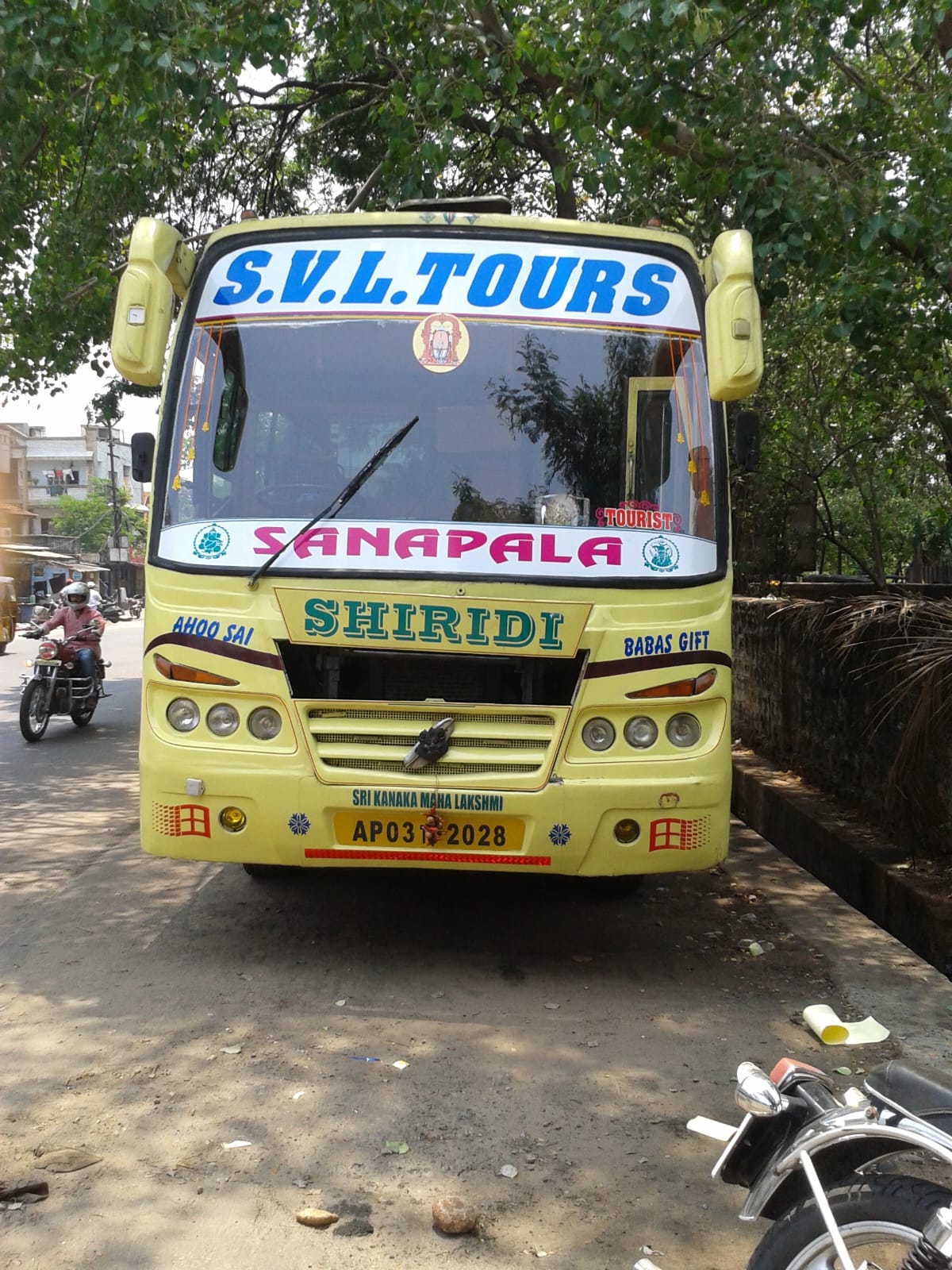svltoursandtravels vehicle